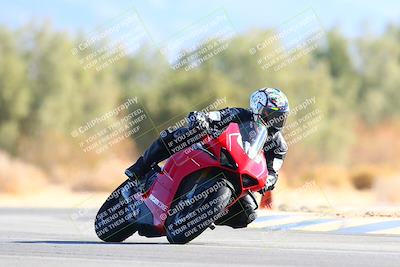 media/Jan-08-2022-SoCal Trackdays (Sat) [[1ec2777125]]/Turn 7 (1035am)/